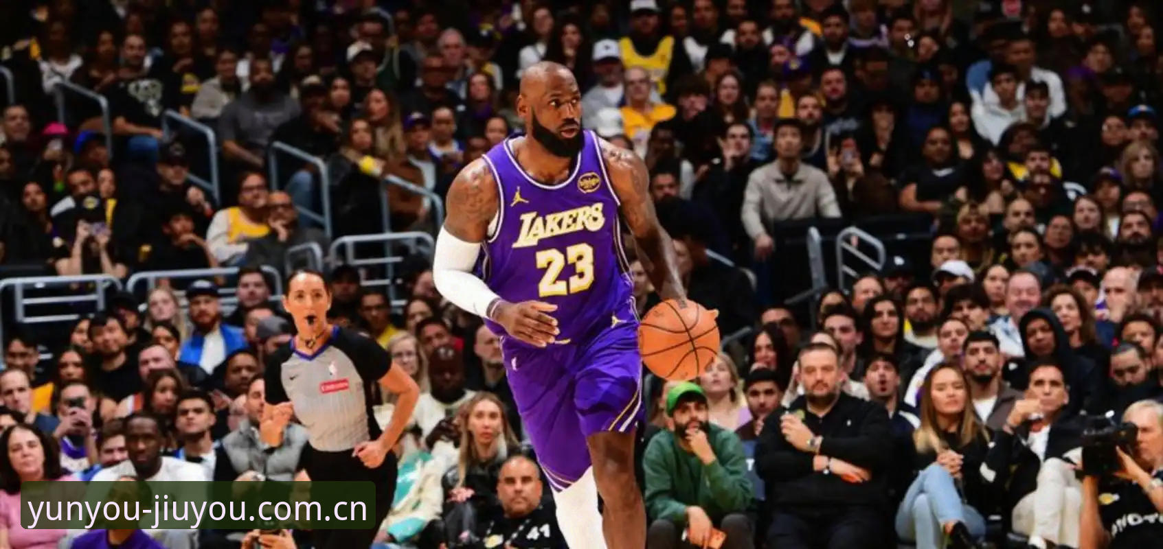 九游 APP下载iOS版 从字母哥交易流言看NBA休赛期热点解读指南:九游用户必备的赛事信息追踪手册